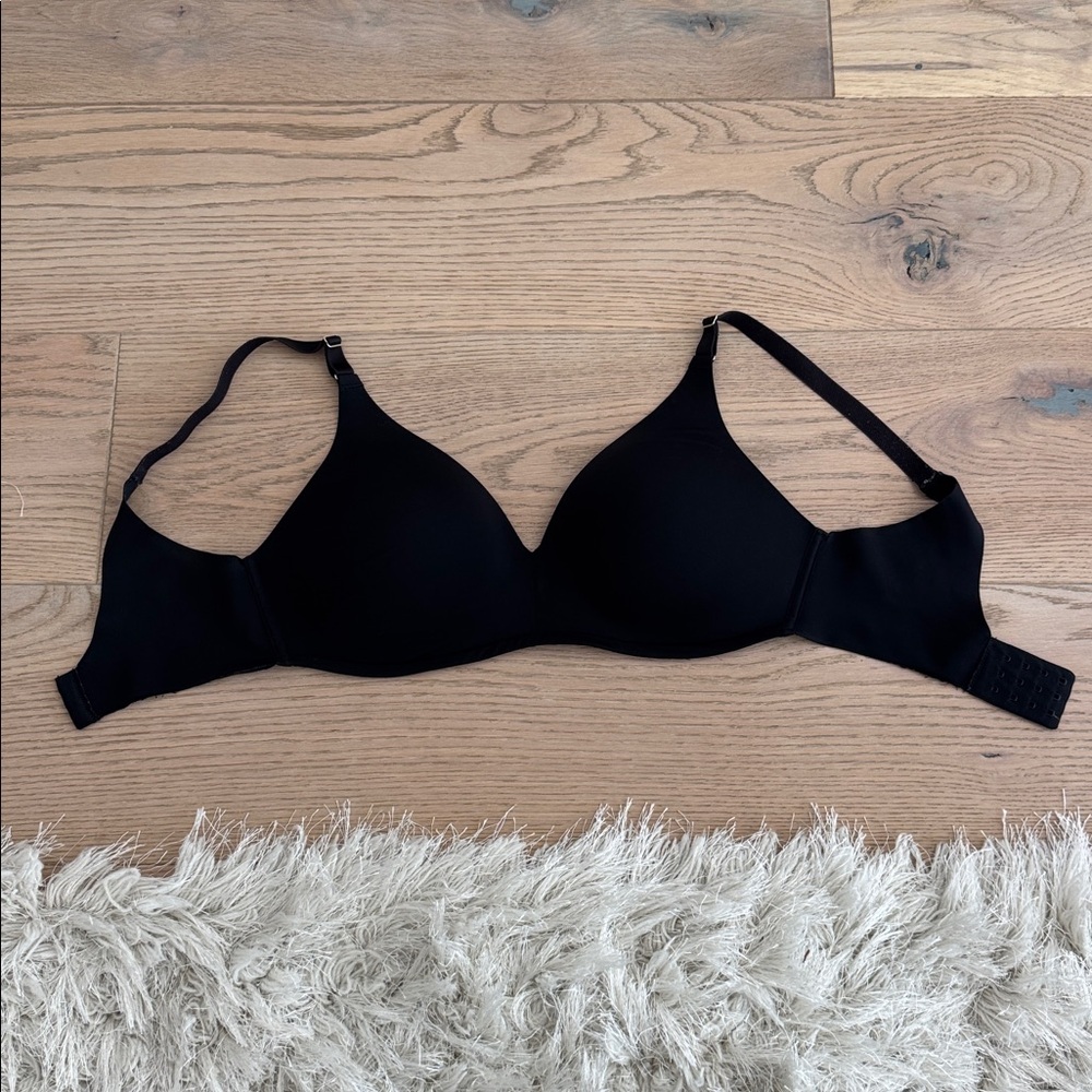 Soma Vanishing 360 Black Wireless Bra 34DD